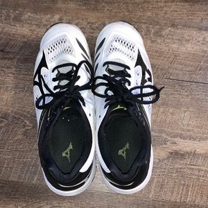MIZUNO VOLLEYBALL SHOES!!